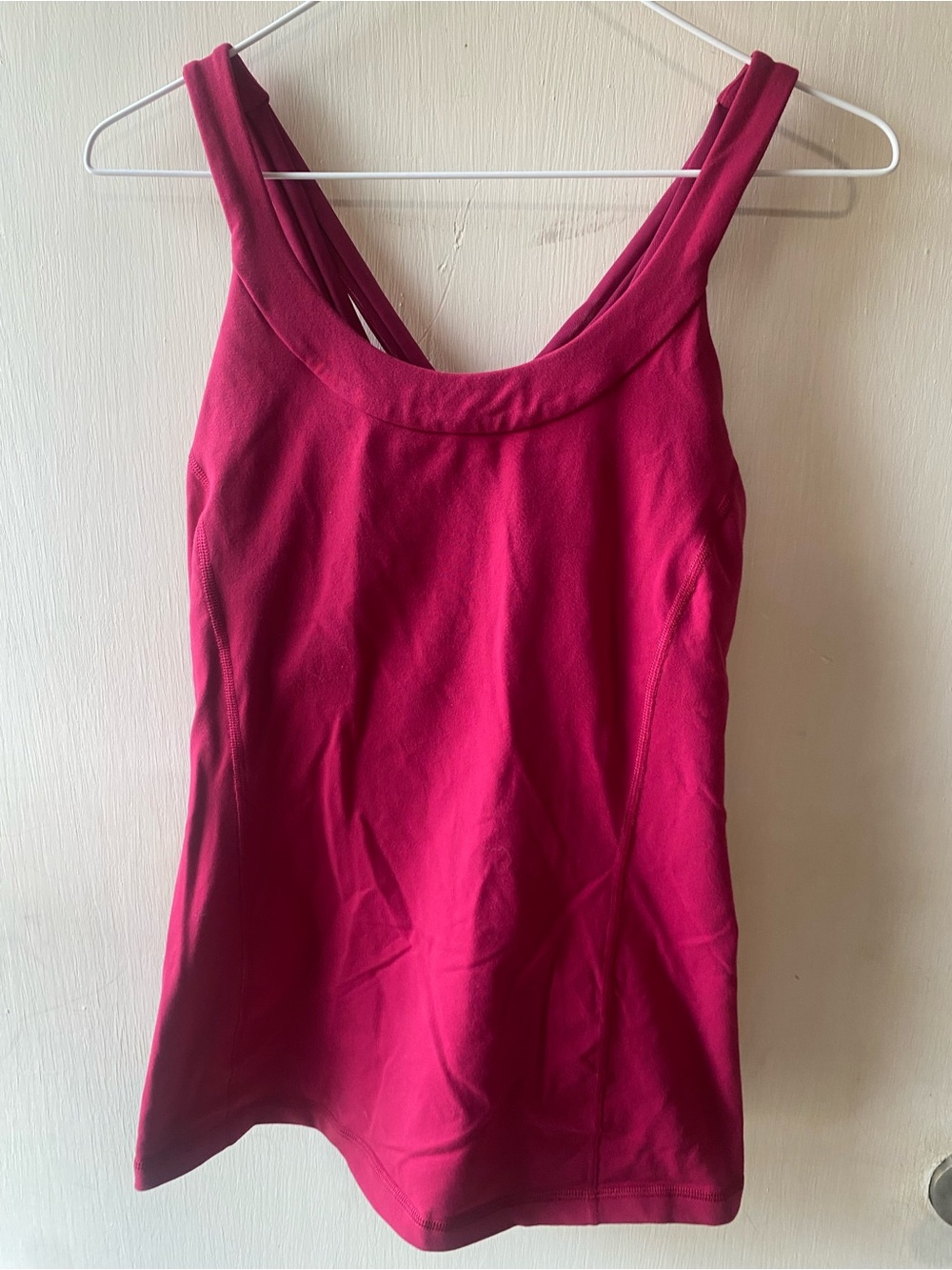 Lululemon Women’s Fuchsia Tank Top - Sleeveless Scoop Neck